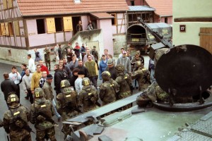 Bundeswehr-Soldaten bereiten sich auf einen Einsatz im Kosovo vor - Impressionen vom Truppenübungsplatz in Hammelburg.  Bild: A. Ellinger