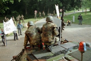 Bundeswehr-Soldaten bereiten sich auf einen Einsatz im Kosovo vor - Impressionen vom Truppenübungsplatz in Hammelburg.  Bild: A. Ellinger