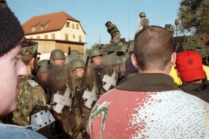 Bundeswehr-Soldaten bereiten sich auf einen Einsatz im Kosovo vor - Impressionen vom Truppenübungsplatz in Hammelburg.  Bild: A. Ellinger