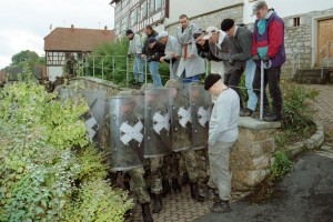 Bundeswehr-Soldaten bereiten sich auf einen Einsatz im Kosovo vor - Impressionen vom Truppenübungsplatz in Hammelburg.  Bild: A. Ellinger