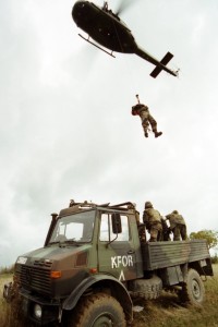 Bundeswehr-Soldaten bereiten sich auf einen Einsatz im Kosovo vor - Impressionen vom Truppenübungsplatz in Hammelburg.  Bild: A. Ellinger